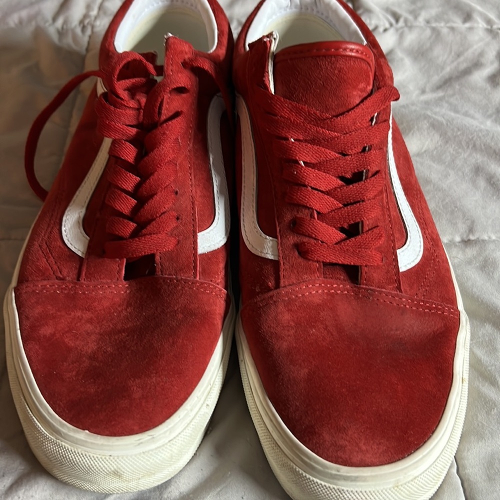 vans 11.5 pig suede red and white worn a couple times tread still in excellent. - Picture 6 of 6